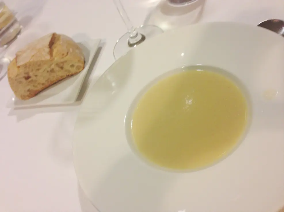 Sopa de repollo "nada complicada" (Restaurante Calder&oacute;n, Santiago)