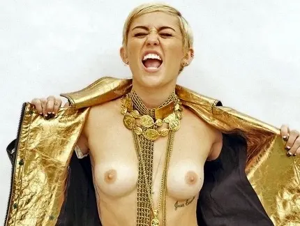 Miley Cyrus en topless