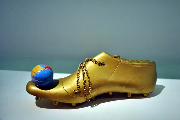 Alejos LV - In gold goal world we trust