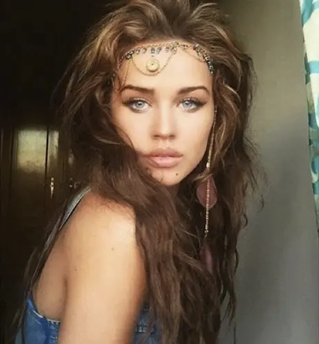 Rosie Mac.