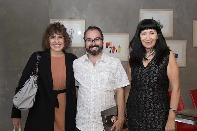 Eunice Santos, agregada cultural de Colombia en Argentina, Raul Fernando Zuleta y Margarita G&oacute;mez, directora de la revista El Gran Otro.