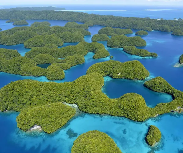 Las lagunas del sur de Rock Island de Palau. National Geographic