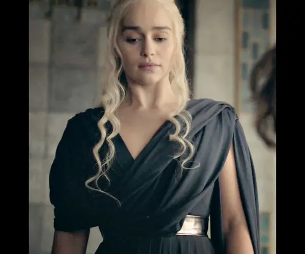 Emilia Clarke, actriz, como Daenerys Targaryen. HBO (3)