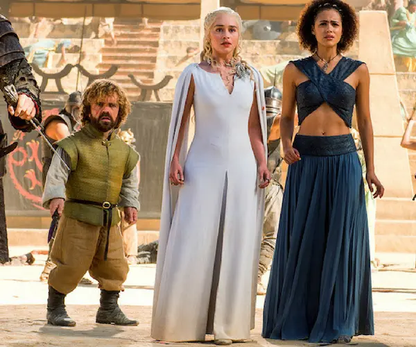 Emilia Clarke, actriz, como Daenerys Targaryen. HBO (8)