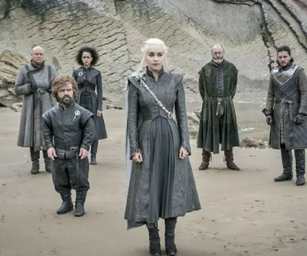 Emilia Clarke, actriz, como Daenerys Targaryen. HBO (16)