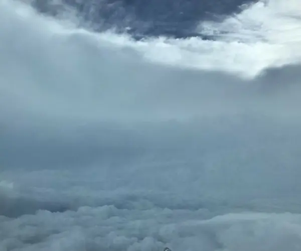 Foto del ojo del hurac&aacute;n Irma tomada desde un avi&oacute;n cazador de huracanes. NOAA.