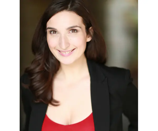 Sarah Ann Mass, actriz y comediante. RR SS.