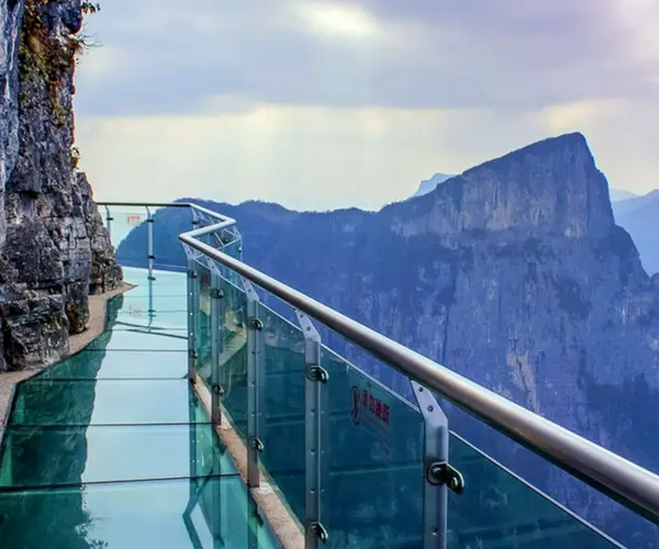 Escala hac&iacute;a el cielo en China. RR SS.