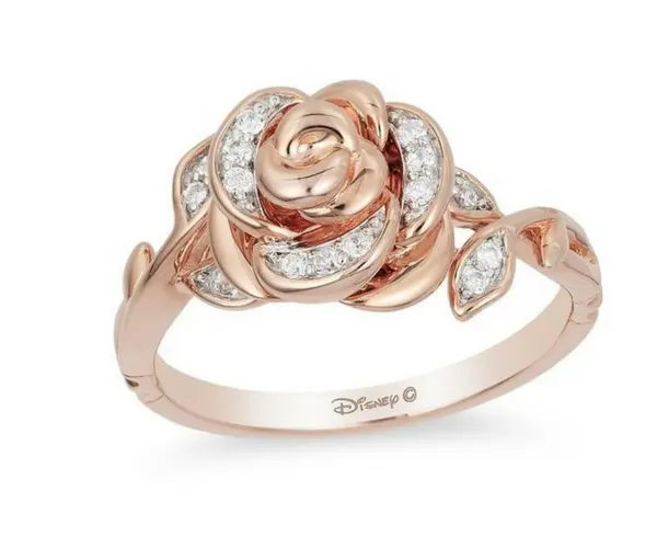 Anillo inspirado en La bella y la Bestia. Disney.