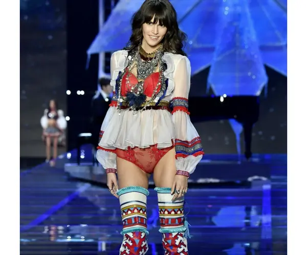 Victoria's Secret Fashion Show 2017. Elle (6)