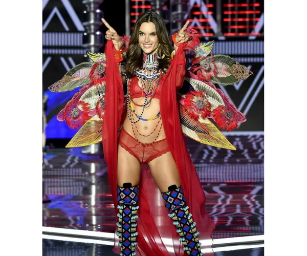 Victoria's Secret Fashion Show 2017. RR SS (3)