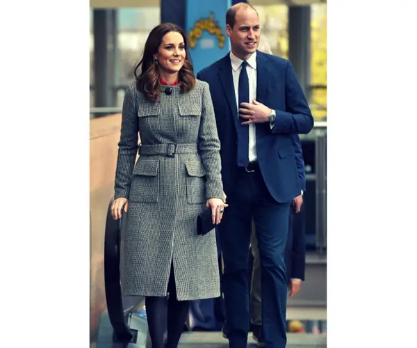 William y Catalina, duques de Cambridge, con sus hijos el pr&iacute;ncipe Jorge y la princesa Carlota. Pinterest. (2)