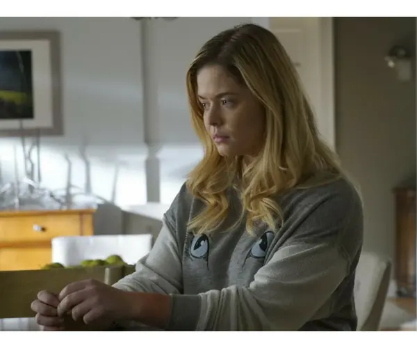 Pretty Little Liars The Perfectionists, en alg&uacute;n momento del 2019. Productora.
