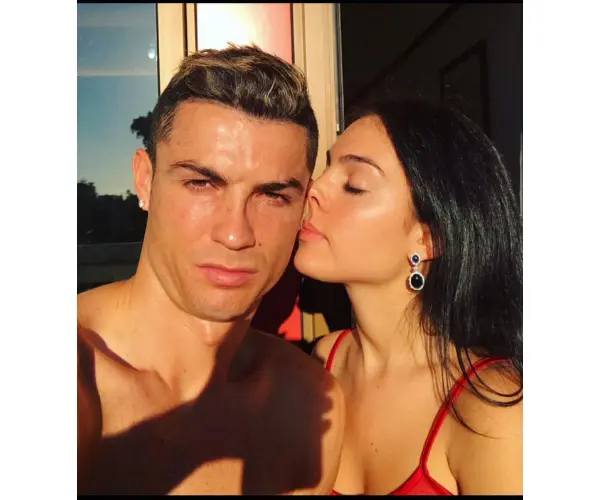 Cristiano Ronaldo; futbolista; y Georgina Rodr&iacute;guez, modelo. Instagram. (2)