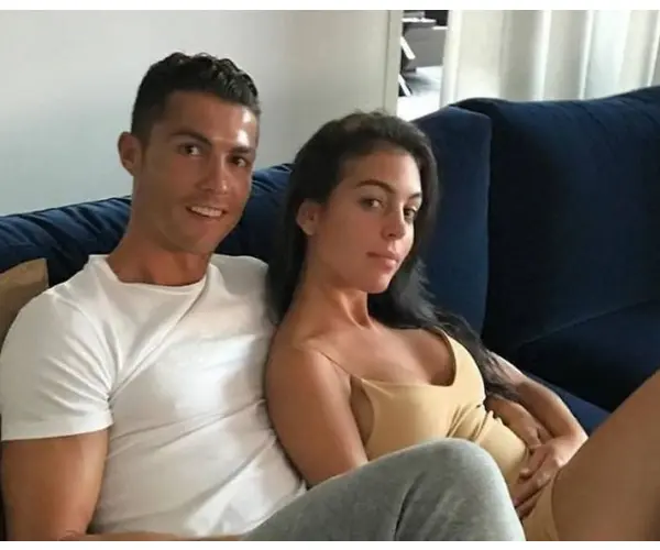 Cristiano Ronaldo; futbolista; y Georgina Rodr&iacute;guez, modelo. Instagram. (5)