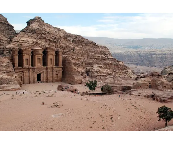 6. Jordania. YouTube.