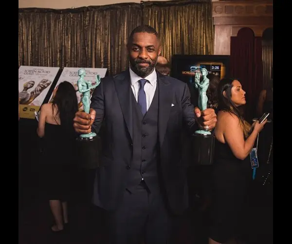 Idris Elba, el actor recientemente nombrado como el m&aacute;s sexy del planeta tiene 46 a&ntilde;os. Instagram.