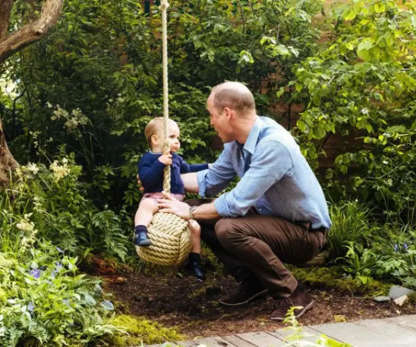 Kate Middleton y el pr&iacute;ncipe Guillermo junto a sus hijos, el pr&iacute;ncipe George, la princesa Charlotte y el pr&iacute;ncipe Louis. Instagram (4)