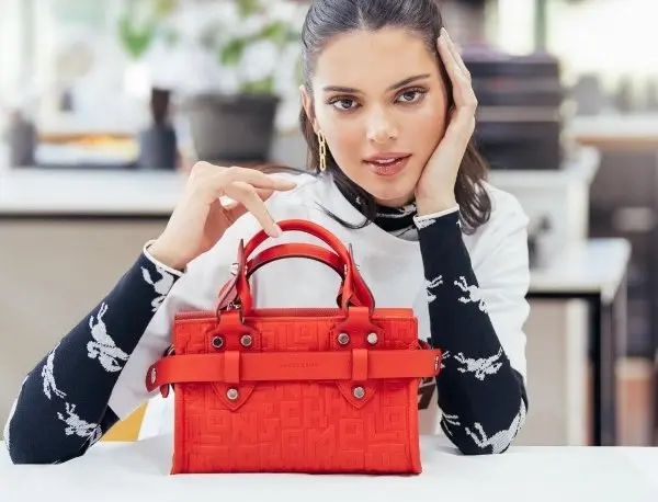 Kendall Jenner, modelo, en la nueva campa&ntilde;a de Longchamp. Instagram Longchamp (1)