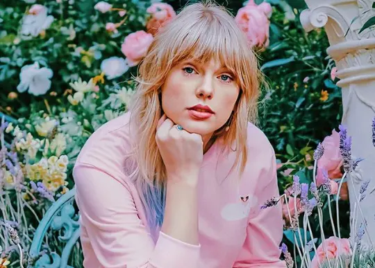 Taylor Swift, cantante. / @taylorswiftbr.