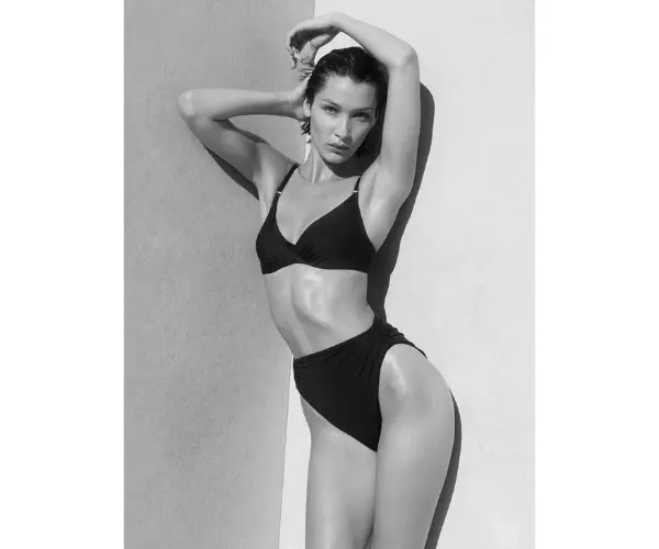 Bella Hadid, modelo. Calvin Klein.