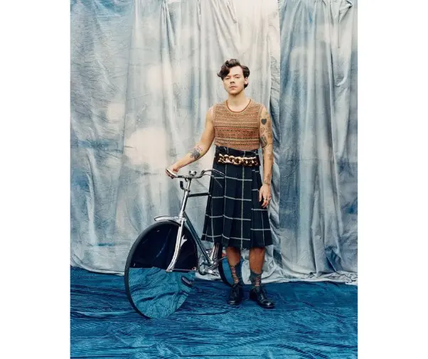 Harry Styles, cantante, para Vogue. Instagram @voguemagazine (3)