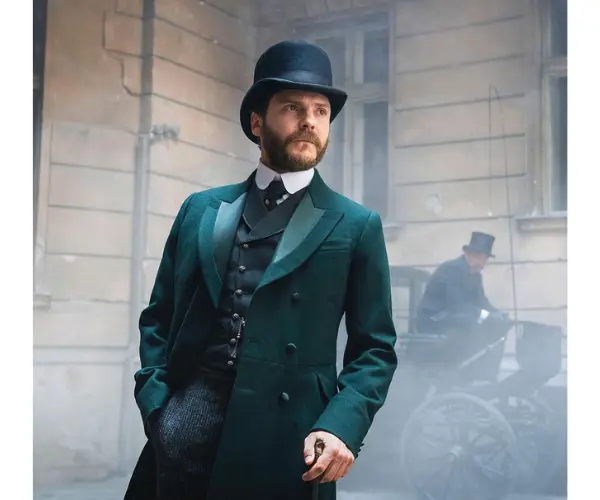 Dr. Laszlo Kreizler en The Alienist. Productora.