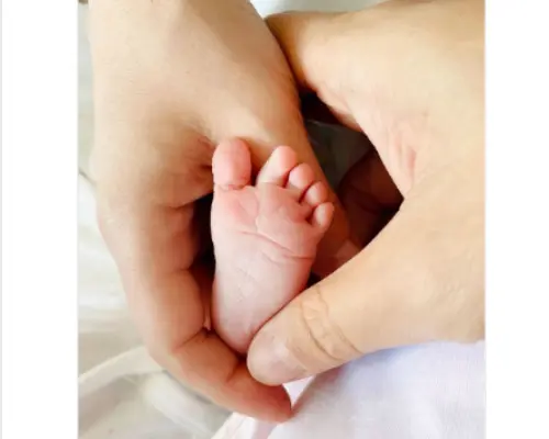 Luc&iacute;a, la hija de Mal&uacute; y Albert Rivera. RR SS. (2)
