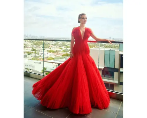 Amanda Seyfried, de Armani Priv&eacute;. Instagram @mingey
