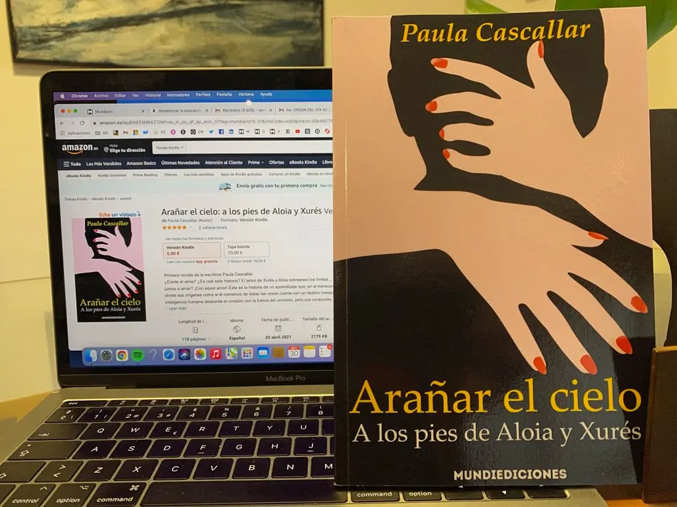 Portada del libro Arañar el cielo, de Paula Cascallar. / Mundiediciones