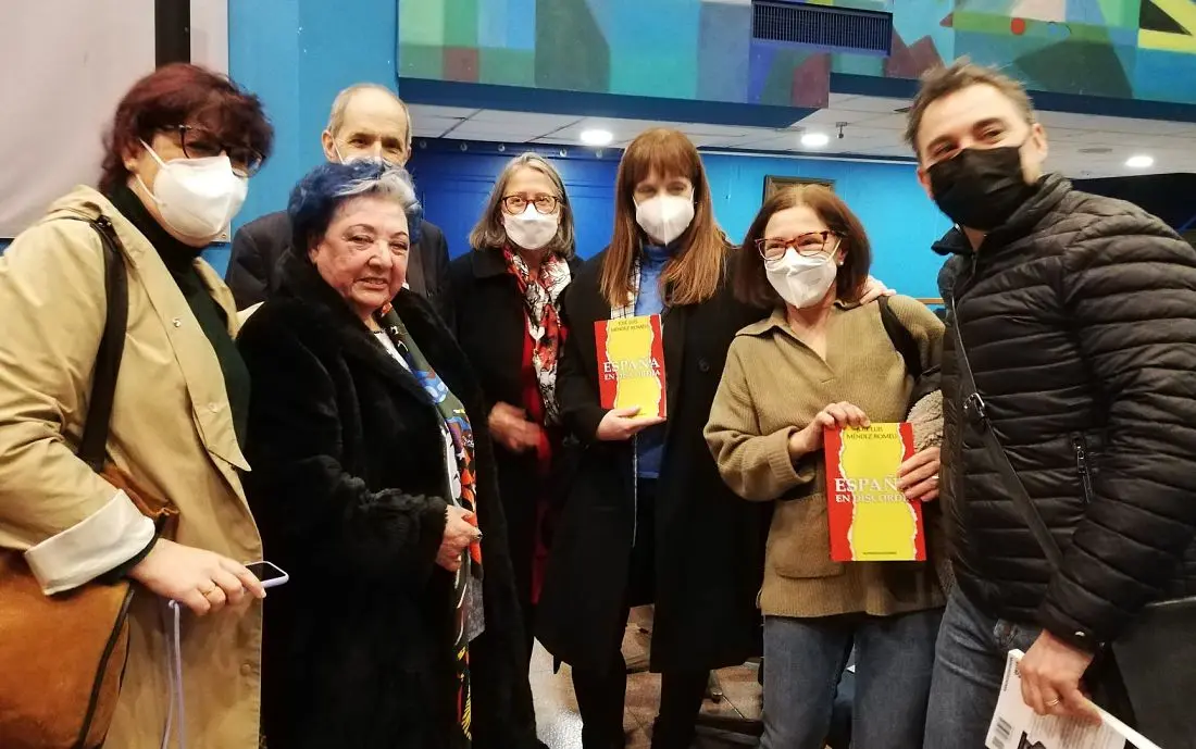 Asistentes a la presentación del libro España en discordia, en A Coruña. /  Mundiario