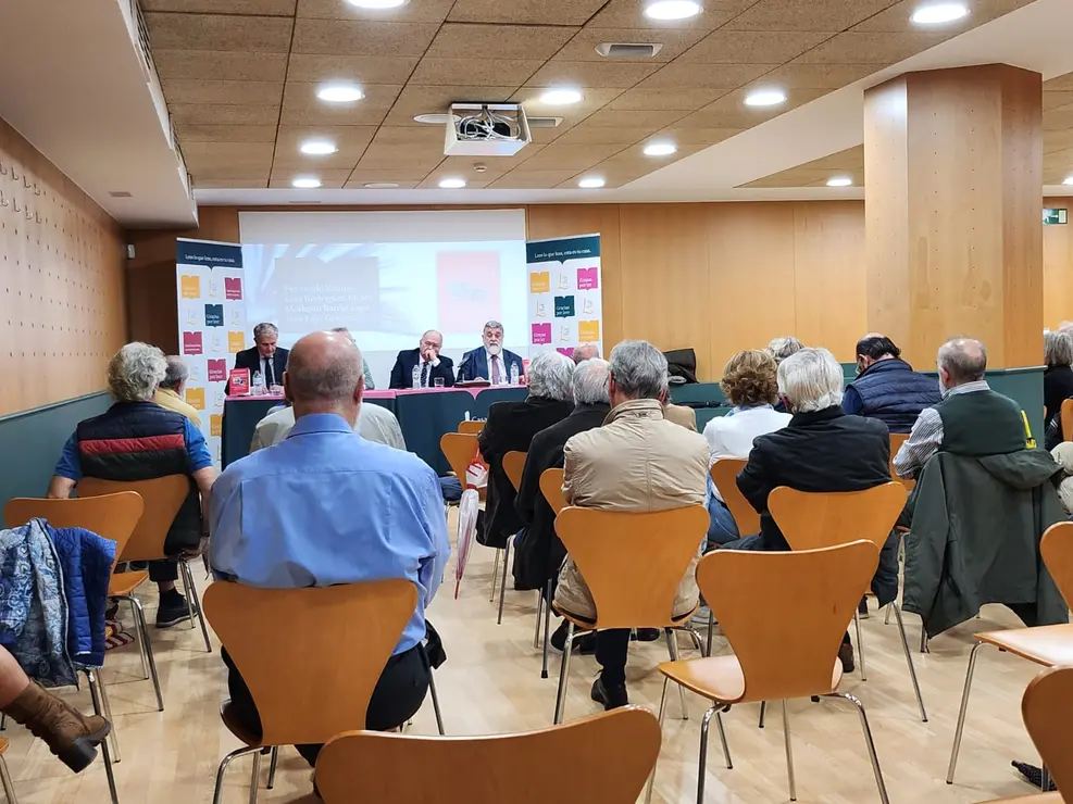 Asistentes a la presentación del libro Juan Carlos I, el Faruk español. / Mundiario