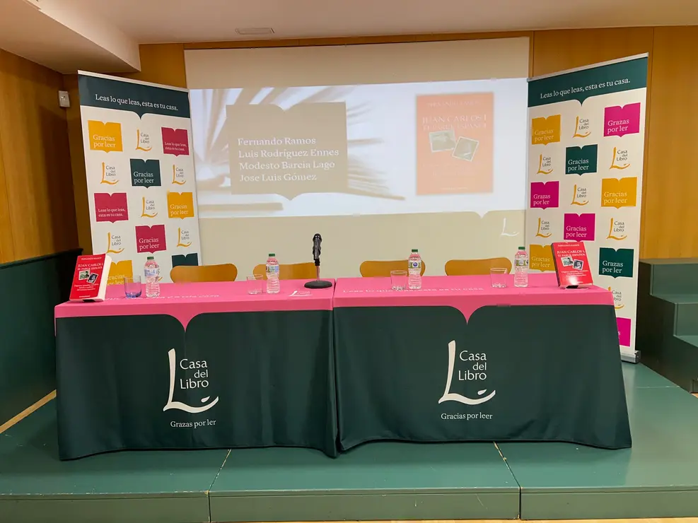 Escenario de la presentación del libro Juan Carlos I, el Faruk español. / Mundiario