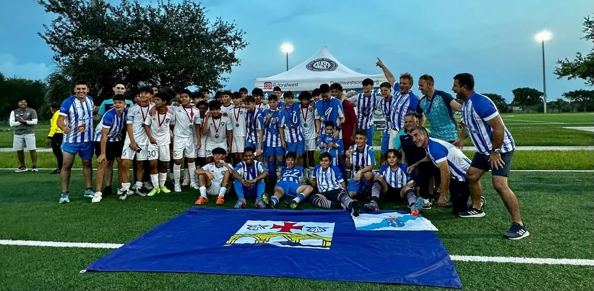 Escolares de Almeiras (A Coru&ntilde;a). en Miami (Florida, EE UU). / Mundiario