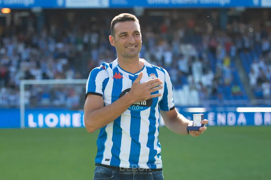 Homenaje del Deportivo a Lionel Scaloni en A Coru&ntilde;a. / RCD