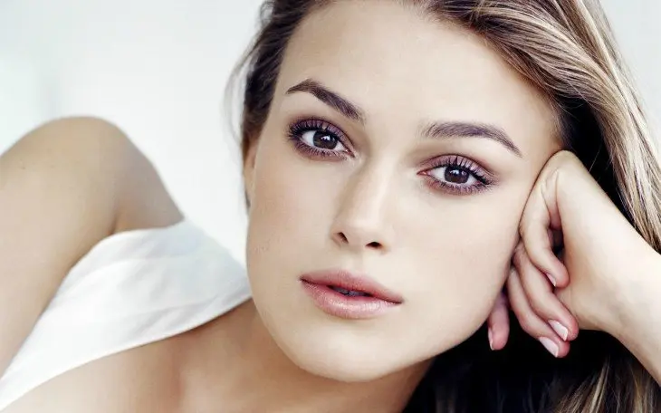 Keira Knightley./  wallpapersboo.net