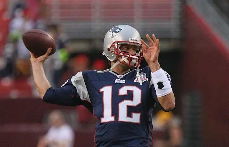 Tom Brady durante un partido con los New England Patriots.