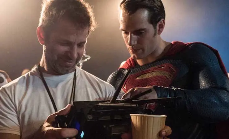 Zack Snyder le present&oacute; a Warner su versi&oacute;n de Liga de la Justicia. / Warner Bros