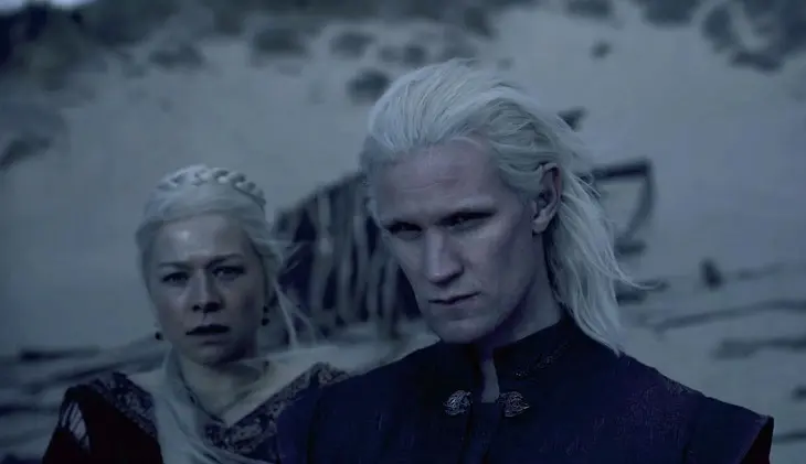 Emma D'Arcy y Matt Smith en La Casa del Drag&oacute;n de HBO. / IMDB