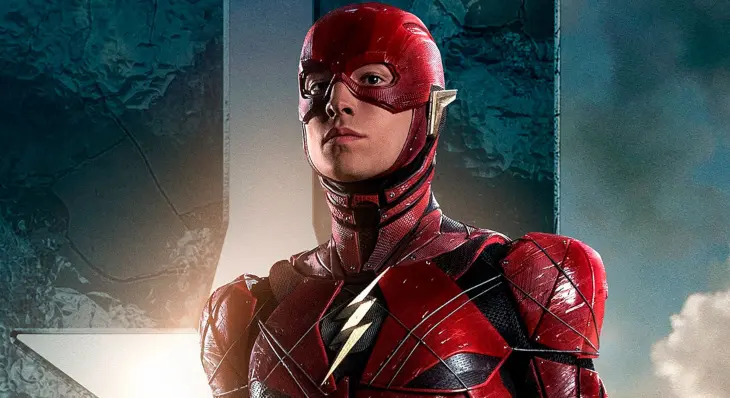 Ezra Miller como Flash en p&oacute;ster de Justice League. / Warner