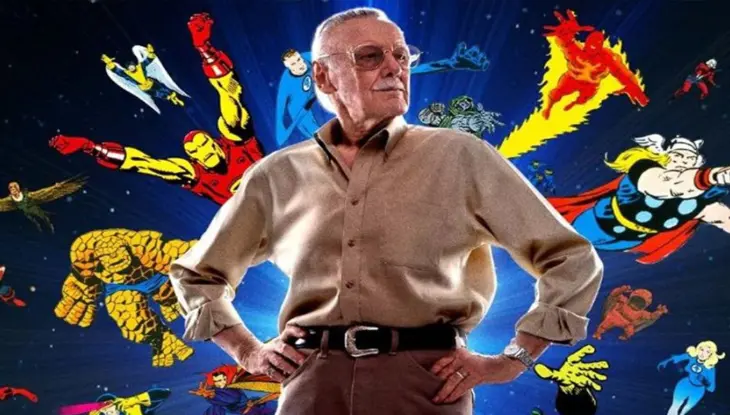 Stan Lee junto a sus personajes / smash