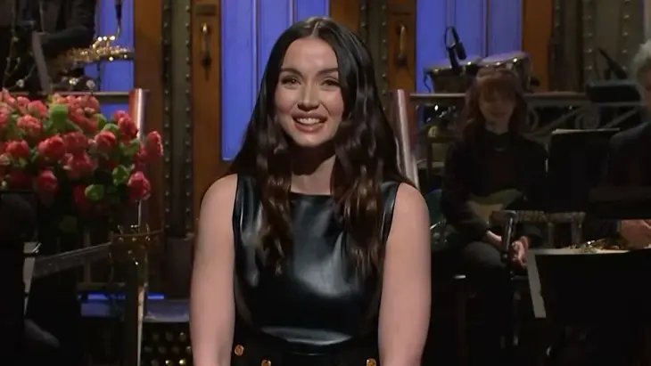 Ana de Armas en Saturday Night Live