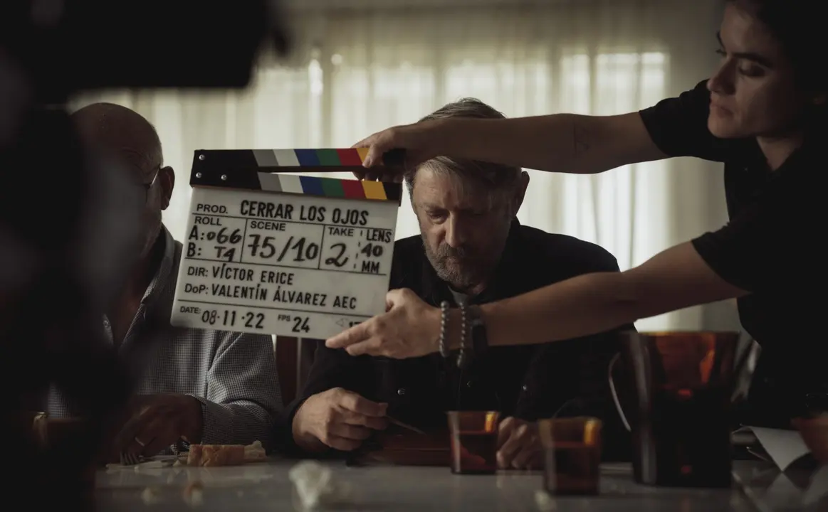 Cerrar los ojos. / Academia de Cine