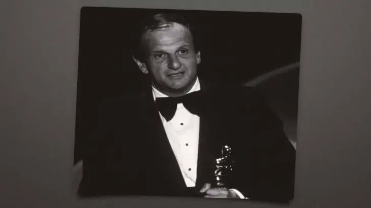 Bo Goldman recibiendo Oscar. / IMDb