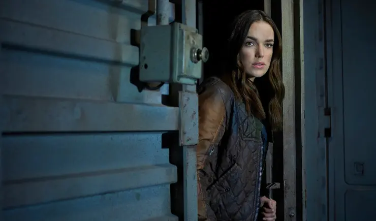Elizabeth Henstridge en Agentes de SHIELD. / RRSS