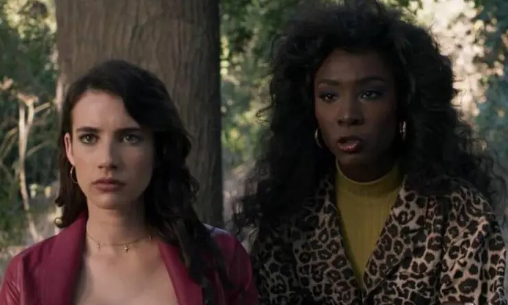 Emma Roberts y Angelica Ross, / RRSS