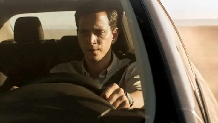 Selahattin Pasali in Burning Days (2022). / Filmin