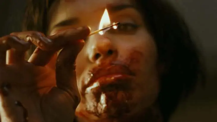 B&eacute;atrice Dalle en Trouble every day  (2001). / Filmin