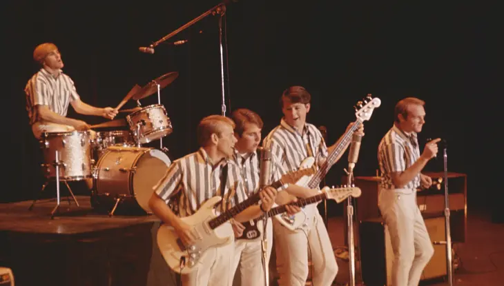 La banda The Beach Boys tendr&aacute; su documental. / Disney Plus