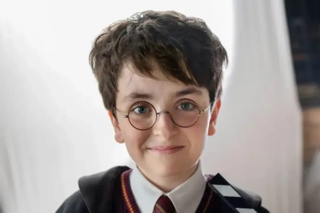 Dominic McLaughlin como Harry Potter. / RRSS